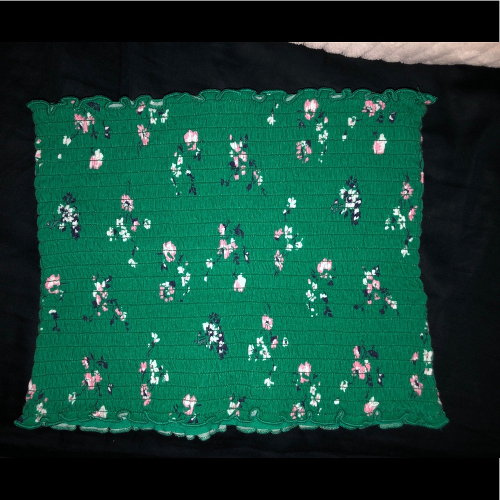 Cute tube top with flower design Perfect condition